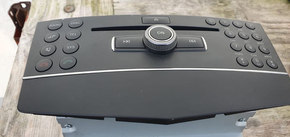 Mercedes Benz W204 X204 GLK Autoradio Audio 20 A2048700594 in Colditz