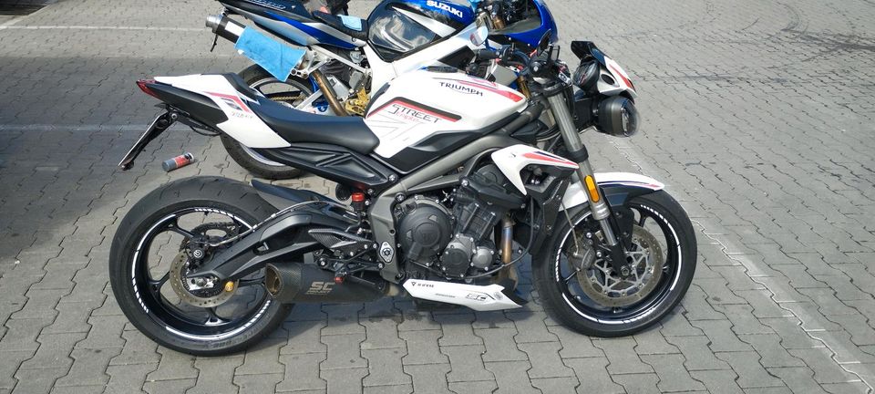 Triumph Street Triple S in Lochhausen