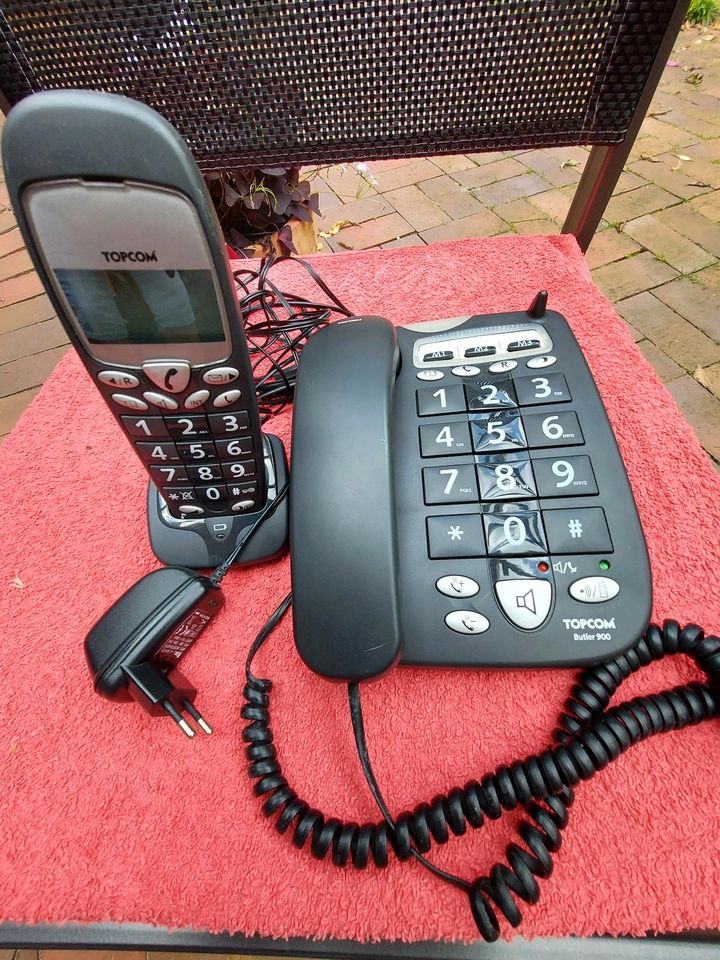 Mehrere "alte" intakte Telefone in Wiefelstede