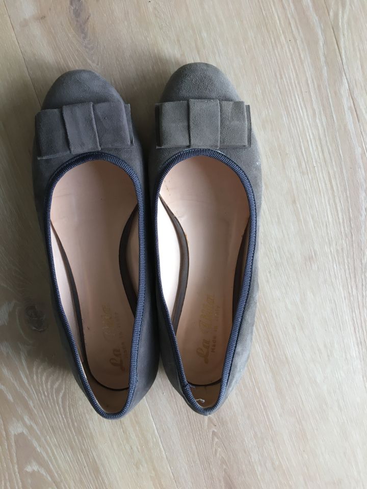 Schöne Schuhe La Vita ,Made in Italy ,grau , Gr. 37 .1 mal getrag in Dreieich