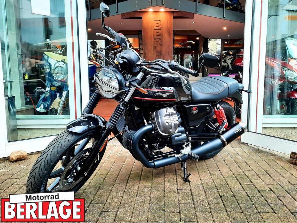 Moto Guzzi V7 Stone Special Edition Arrow mit Prämie in Borchen