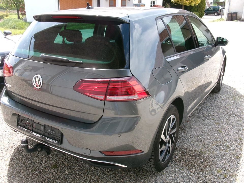 Volkswagen Golf VII Lim. Join Start-Stop/Navi in Fahrenzhausen