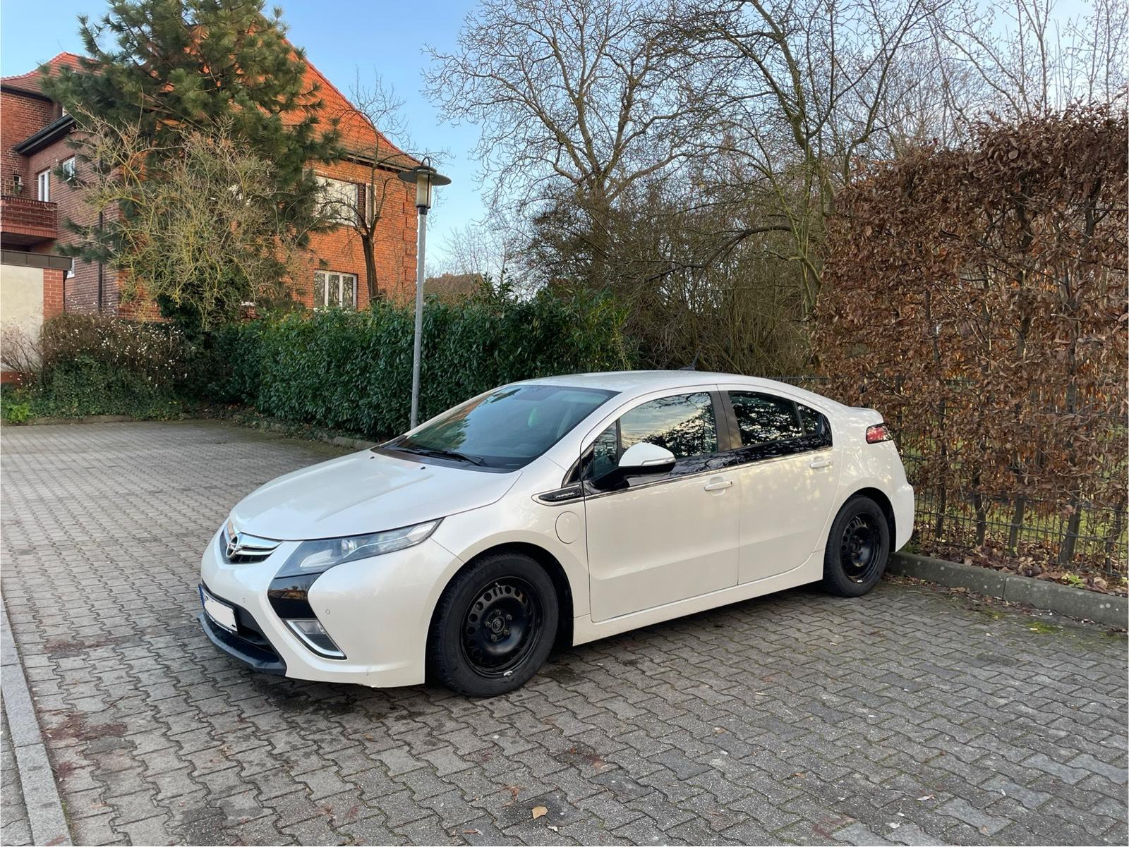 Abbildung des Autos Opel Ampera E-Pioneer | …