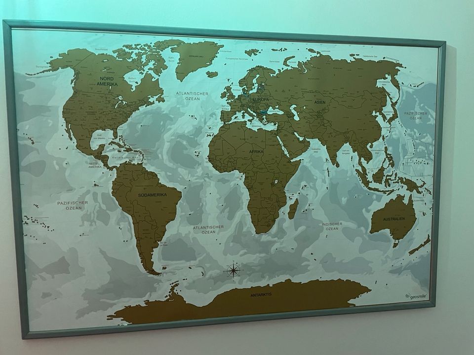 Weltkarte zum Rubbeln in Rahmen zur sofortigen Abholung in Hamburg