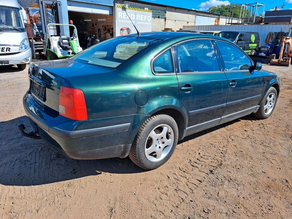 Volkswagen Passat 1.8 T tiptronic Basis, Automatik in Berlin