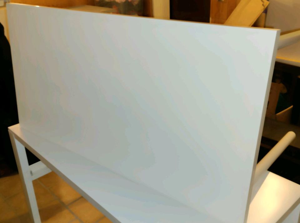 Schreibtischplatte Ikea Linnmon mit zwei Beinen 120 cm x 60 cm in Kalkar