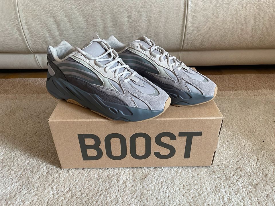 Yeezy 700 Tephra 46 in Offenbach