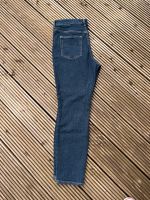 Jeans H&M dunkelblau neu Stretch Größe 44 Nordrhein-Westfalen - Marienheide Vorschau