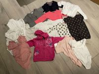 14 Teile Baby Mädchen Kleidung Strick Gr. 74/80 Bodys  Shirts H&M Nordrhein-Westfalen - Schloß Holte-Stukenbrock Vorschau