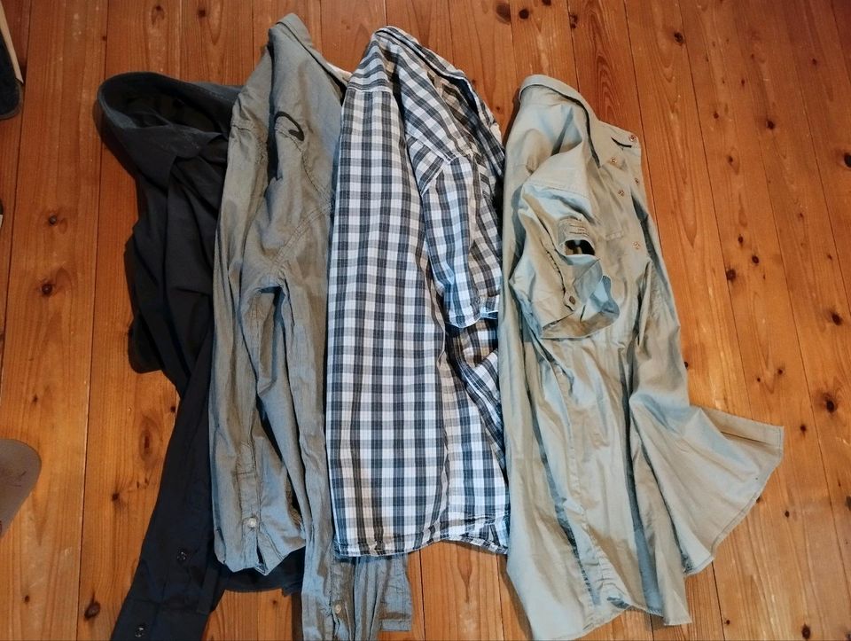 Hemden, teilweise neu. Größe M und L in Steinheim an der Murr