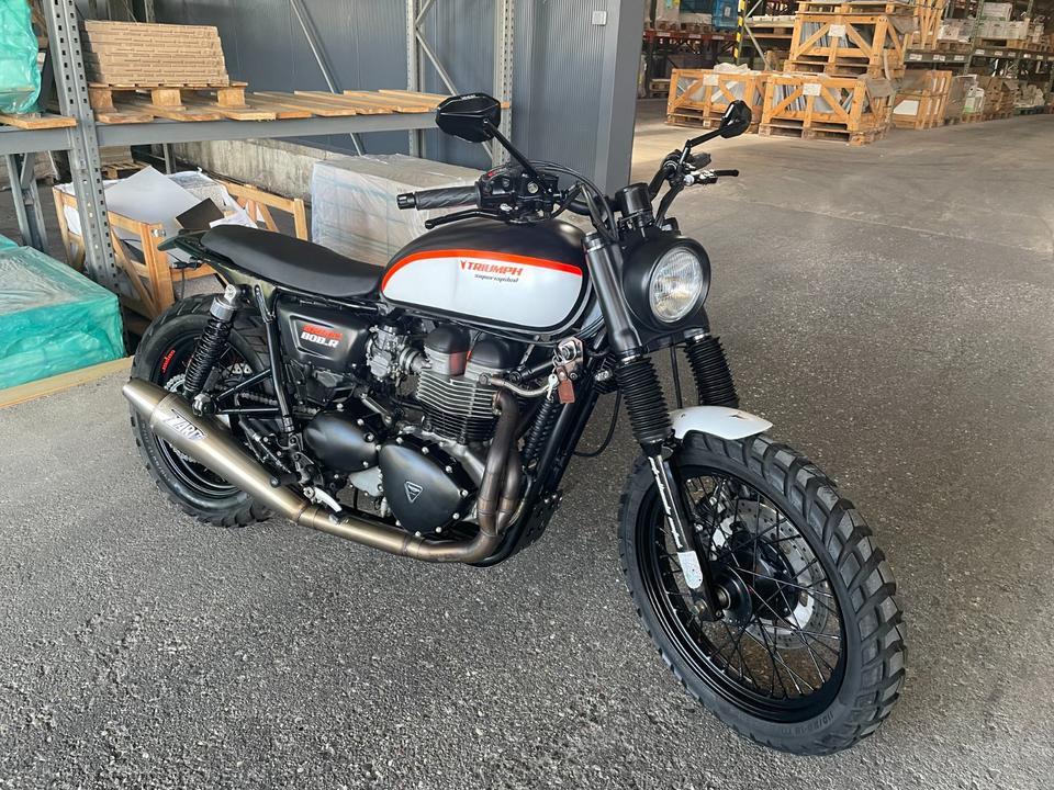 Triumph Bonneville T100 Cafe Racer, Scrambler, Custom, Cafe Race in Freilassing