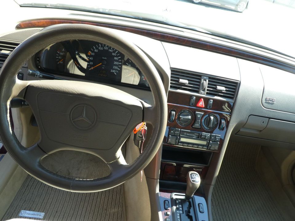 Mercedes-Benz C 180 ELEGANCE Automatik NUR 48´km in Polling