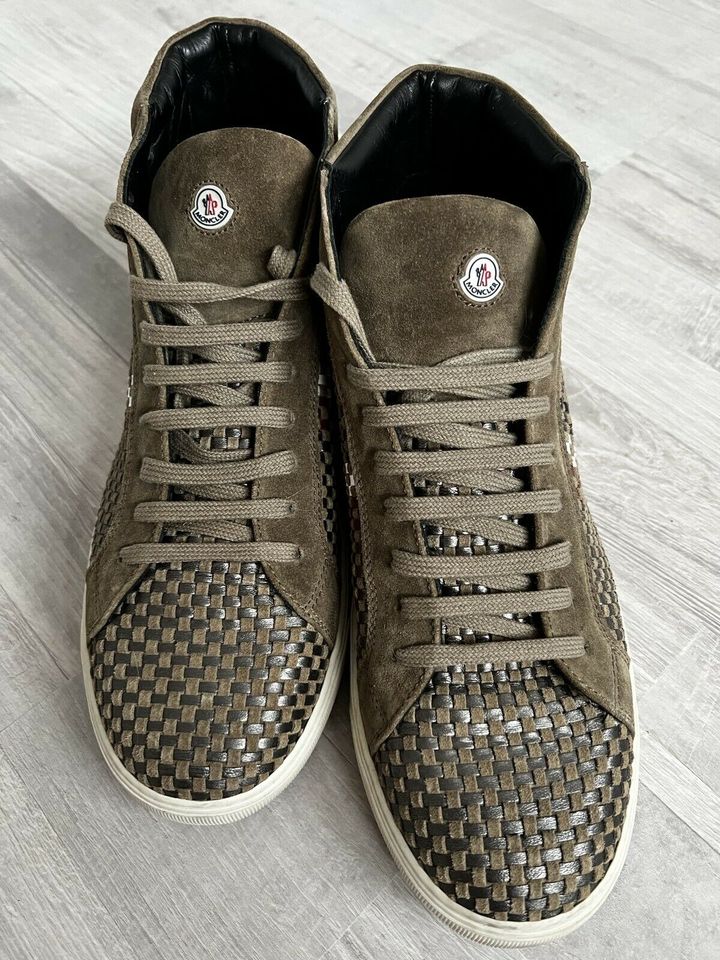 Moncler Herren Boots Braun Khaki Weiß 45 neuwertig in Pulheim