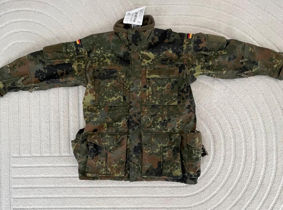 Original Bundeswehr Feldjacke / Einsatzjacke Flecktarn - Größe L in Paderborn