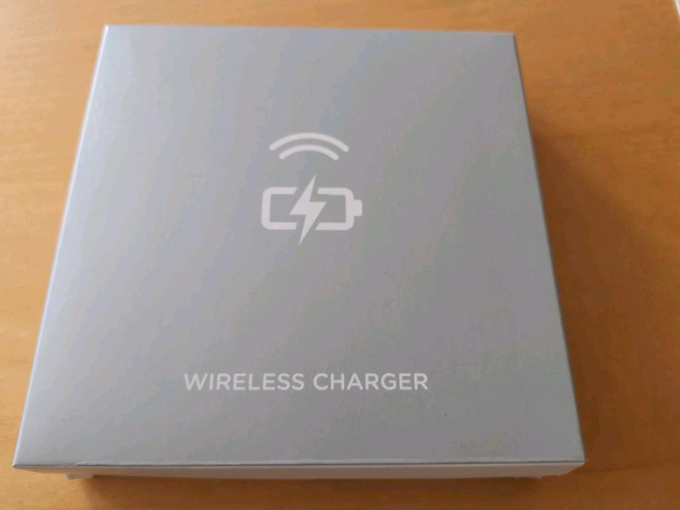 Handy Wireless Charger, Kabelloses laden. Neu und Ovp. in Sindelfingen