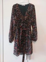 Kleid mit Blumen von About you Größe 38 Bayern - Zeilarn Vorschau