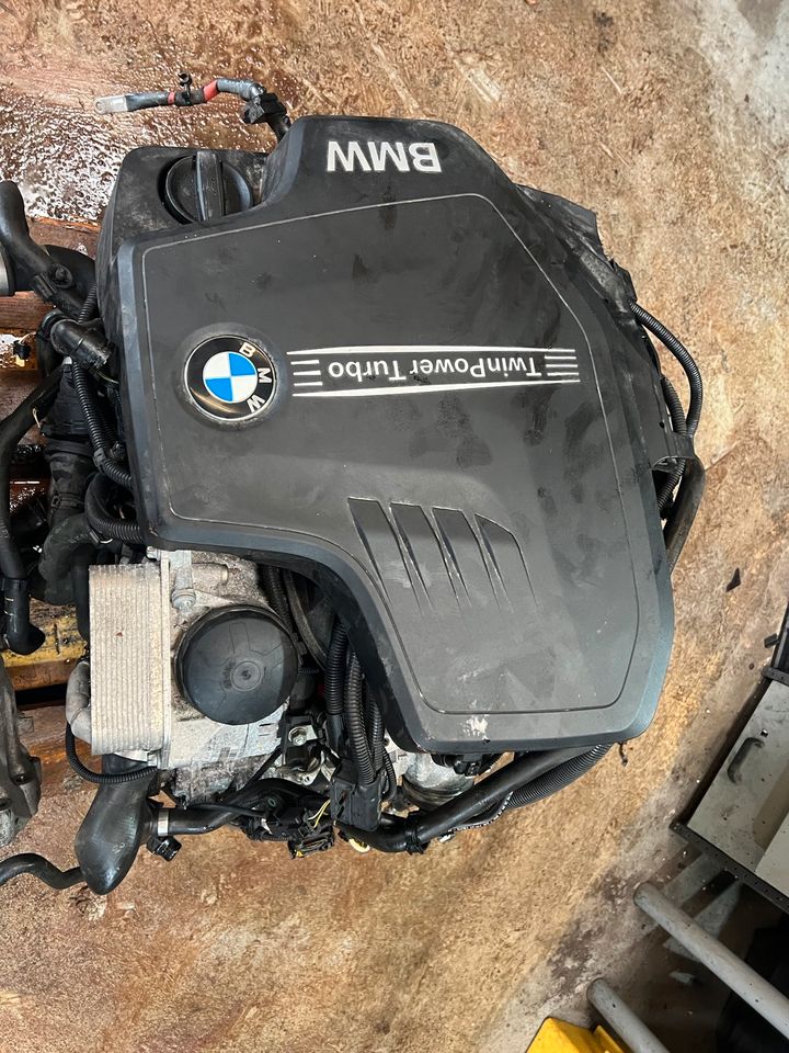 Bmw F30 F31 Twin Power Motor 328 Top Zustand wenig km in Hamburg