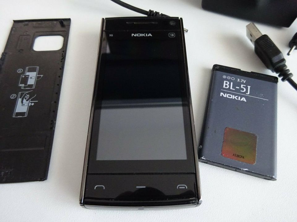 Nokia X6-00 Schwarz Handy Gebraucht, mit original Ladegerät in Issum