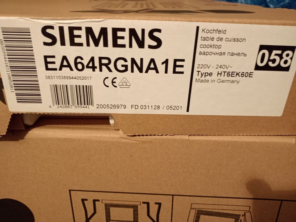 Siemens Einbauherd mit Backwagen und Cerankochfeld in Rees