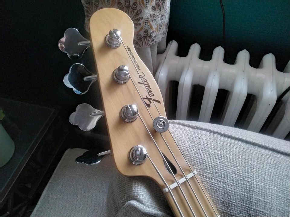 FENDER Squier Telecaster vintage modified precision bass in Aachen