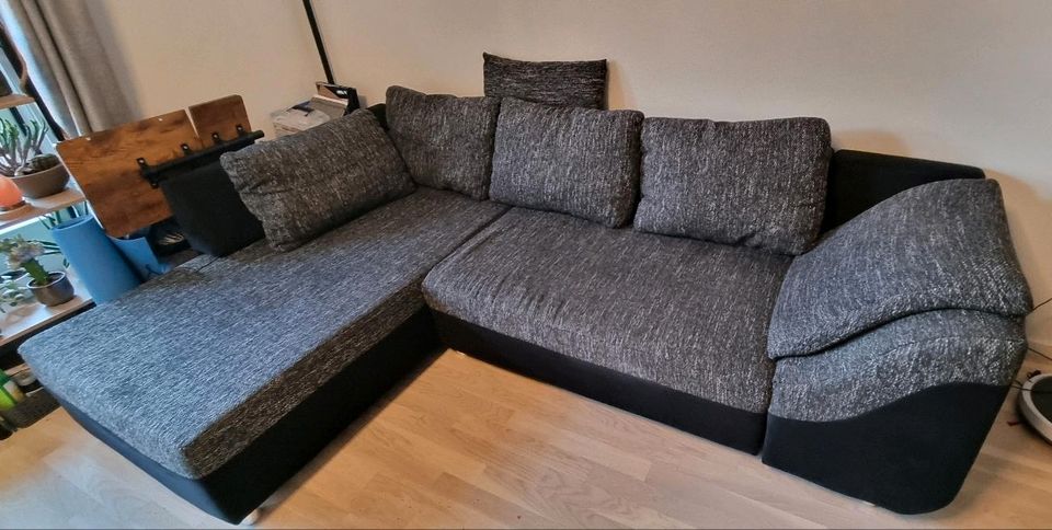 Ecksofa/L-Couch mit Bettkasten und Schlaffunktion in Leipzig