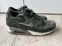 Nike Air Max Gr 39 Tannengrün Hessen - Hofheim am Taunus Vorschau