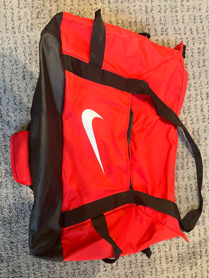 Nike Sporttasche in Bad Vilbel