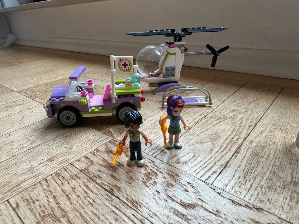 Lego Friends 41015 41036 41100 41101 41005 41095 3189 41008 10698 in Düsseldorf