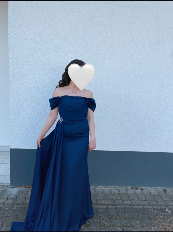 Abendkleid mit Schleppe Dunkelblau schulterfrei in Karlsruhe