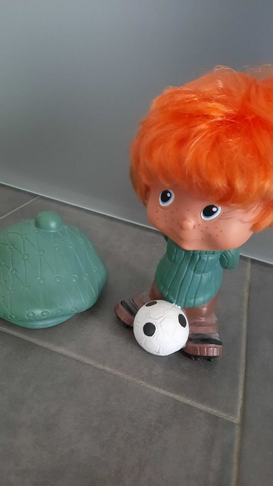 DDR FUßBALLER FUßBALL JUNGE RAR OSTALGIE PUPPE FIGUR GUMMI in Erlau