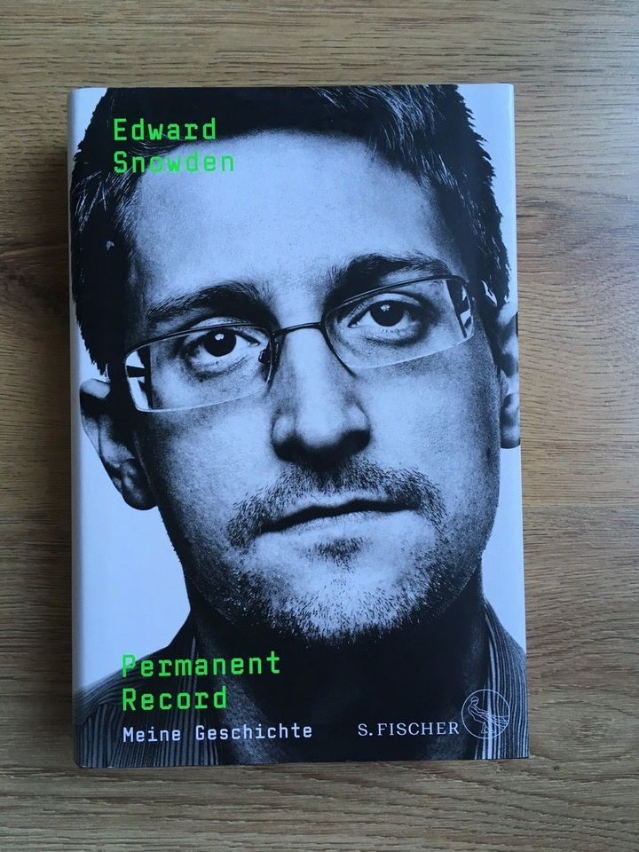 Buch: Snowden, Permanent record (Deutsch) in Berlin