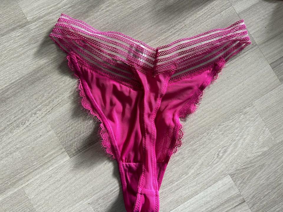 BH saffron fuchsia Push up 80 A, string in XS, Strapse in L in Dinslaken