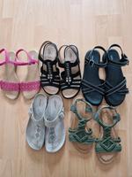 4 Paare Sandalen und 1 mal Schlappen Nordrhein-Westfalen - Werther (Westfalen) Vorschau