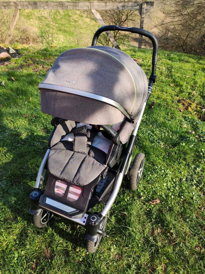 Hartan Racer GTS Kinderwagen mit Tragetasche Wickeltasche Kaiser in Wallhalben