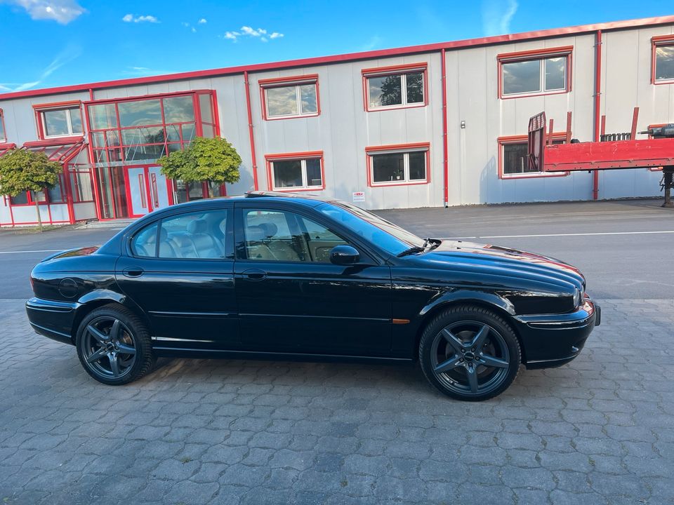 Jaguar X-Type 2.5 V6 Sport Allrad 4x4 Tüv bis 11-2025 in Holzminden