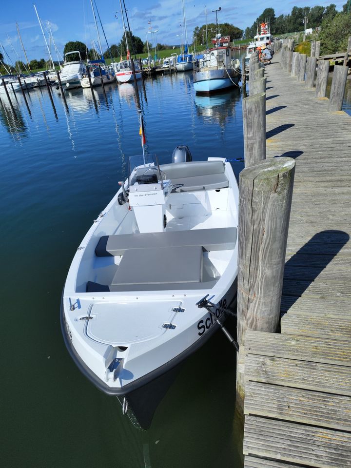 Scholle 15PS Führerscheinfrei Mietboot 8 Stunden Angeln & Fun in Lütjenburg