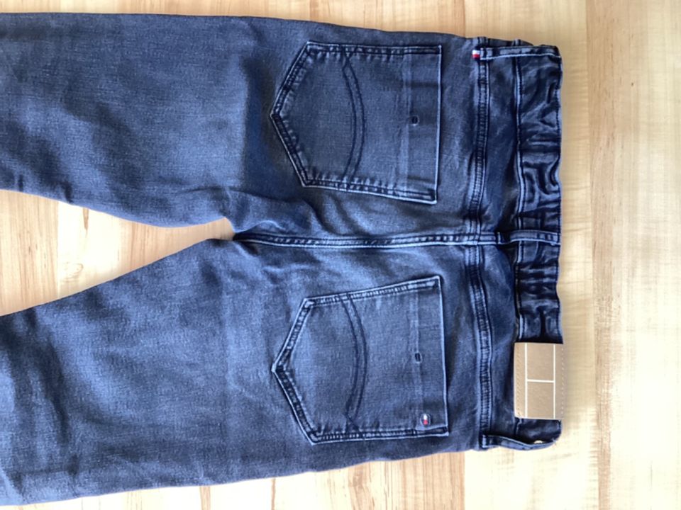 Jeans Hilfiger 164 TOP in Hilchenbach