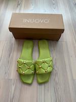 Inuova Pantolette Lindgrün Leder mit goldenen Nieten Gr.40 Hessen - Geisenheim Vorschau