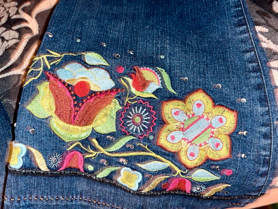 OILILY Damenjeans Stickerei Gr. 38 in Hamburg