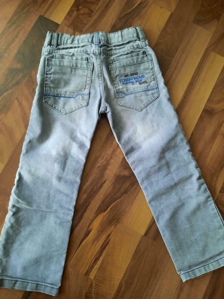 Coole Jeans116 in Zirndorf