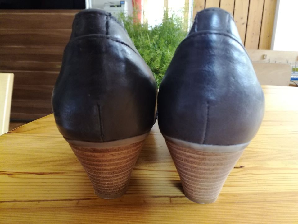 Schuhe Pumps braun Gr.42 Graceland 2x getragen modisches Design in Oberostendorf