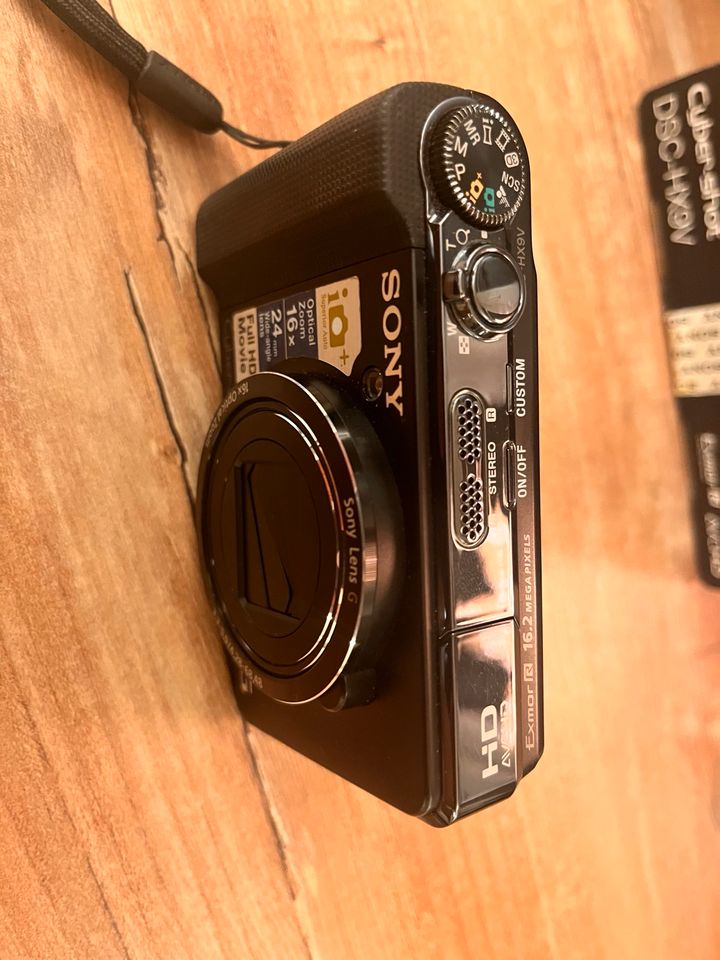 Sony DSC-HX9V Digitalkamera in Börm