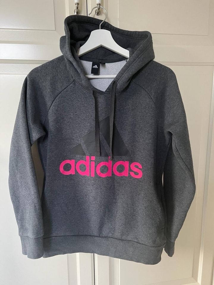 Adidas Hoddy Sweatshirt Damen Größe 34-36 oder S in Selke-Aue