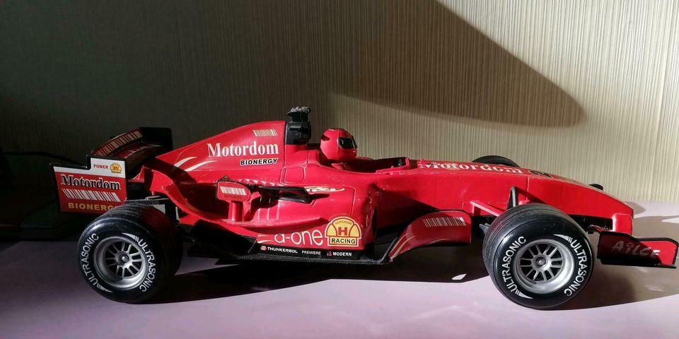 Formel 1 Modell Ferrari 1 : 10 in Hohnstein