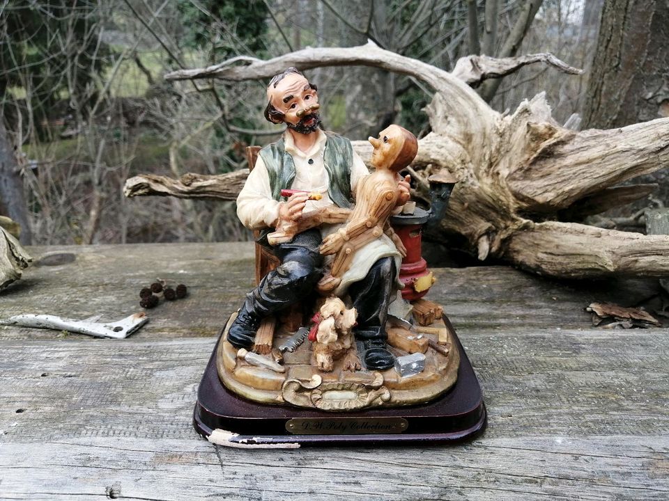 PINOCCHIO SKULPTUR auf Holzsockel GEPETTO  D. W. POLY Collection in Georgenthal