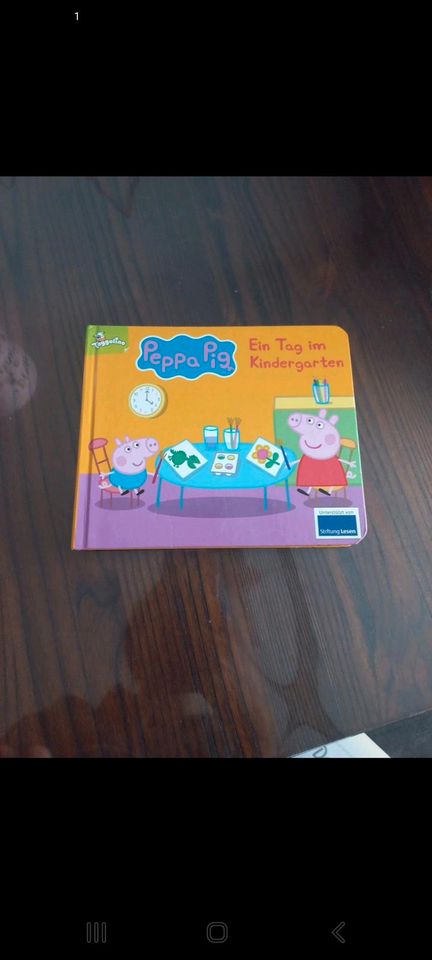 Kinderbuch Peppa Pig "Ein Tag im Kindergarten" in Seeheim-Jugenheim