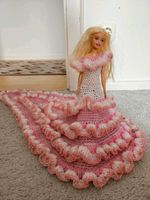 Barbie Puppe und gehäkeltes Kleid Bayern - Bad Neustadt a.d. Saale Vorschau