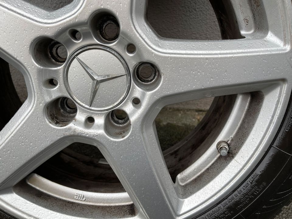 Mercedes/Auto Reifen/ Alu Felgen/ Winter/ Dunlopillo mit Sensor in Frankfurt am Main