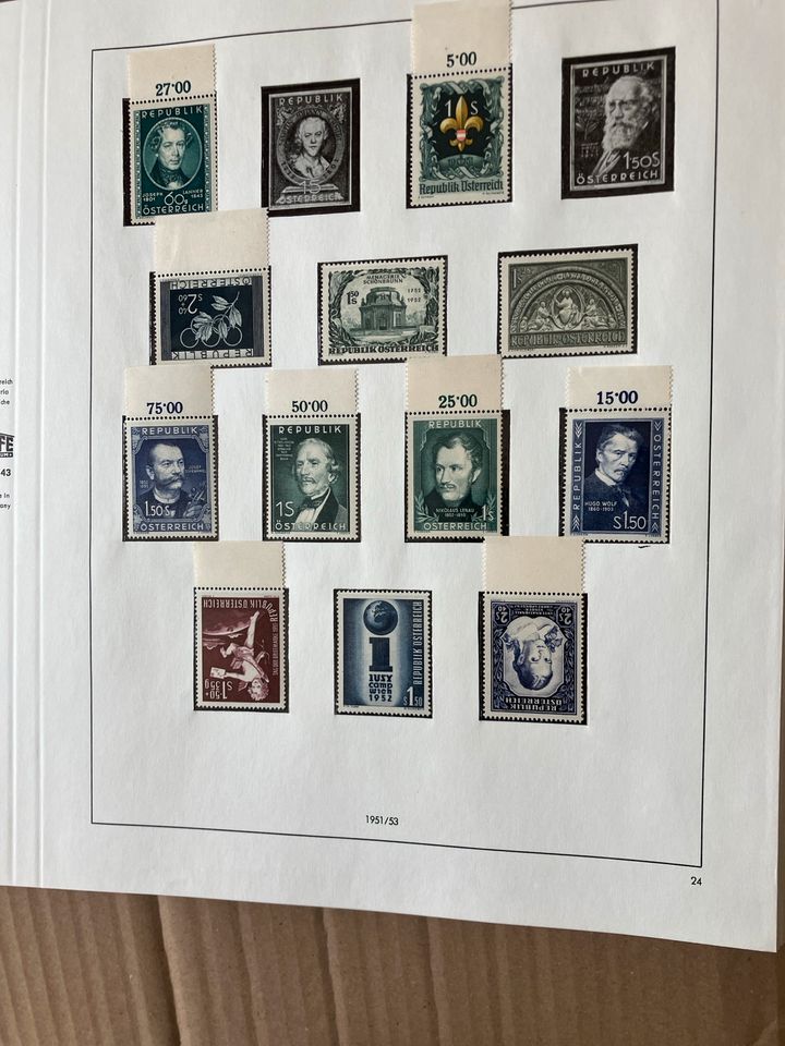 Umzugskarton Briefmarken Nachlass Österreich in Limbach-Oberfrohna