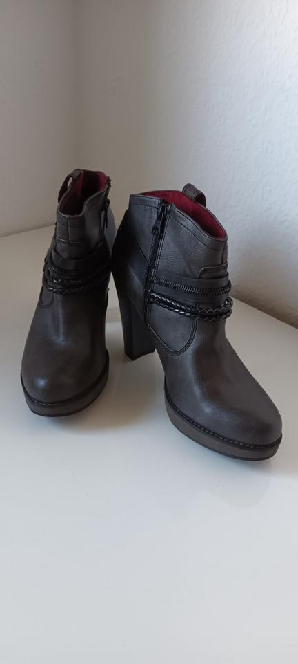 Dunkelbraune Stiefelette von S.Oliver in der Größe 40 in Herford